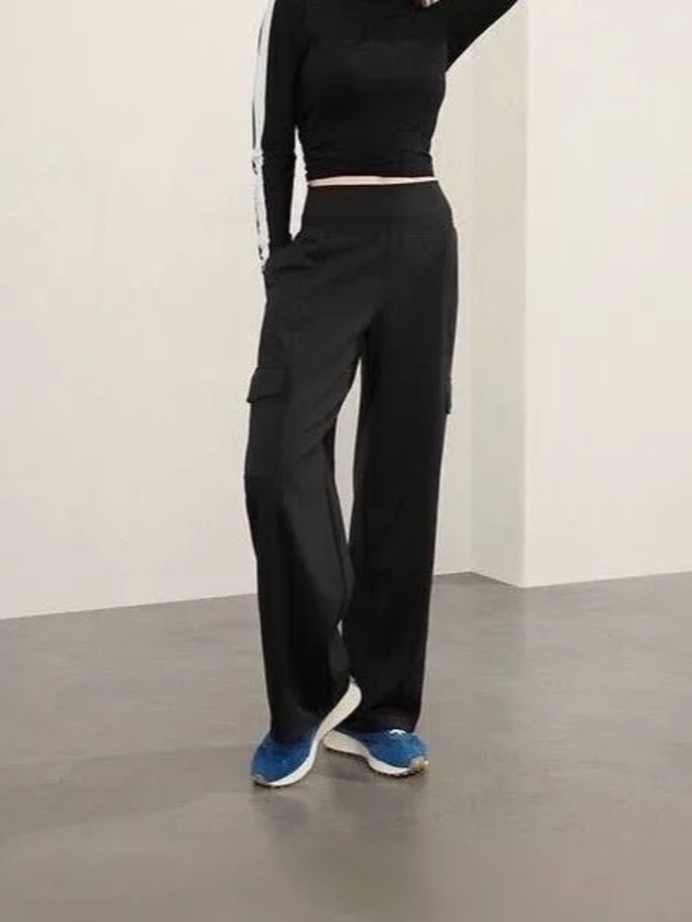 Athleta Venice Black Wide-Leg Cargo Pants for Women - Size L-Tall